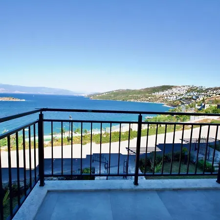 アパート With The Pool And Sea View, As You Can Have A Pleasant Time On Your Balcony