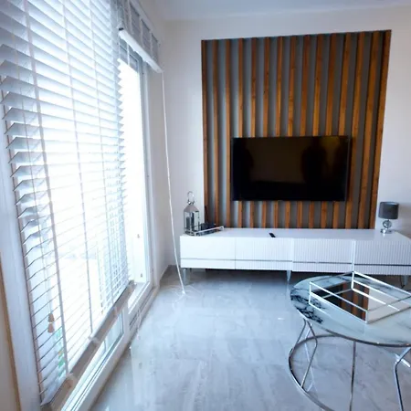 アパート With The Pool And Sea View, As You Can Have A Pleasant Time On Your Balcony Bogazici